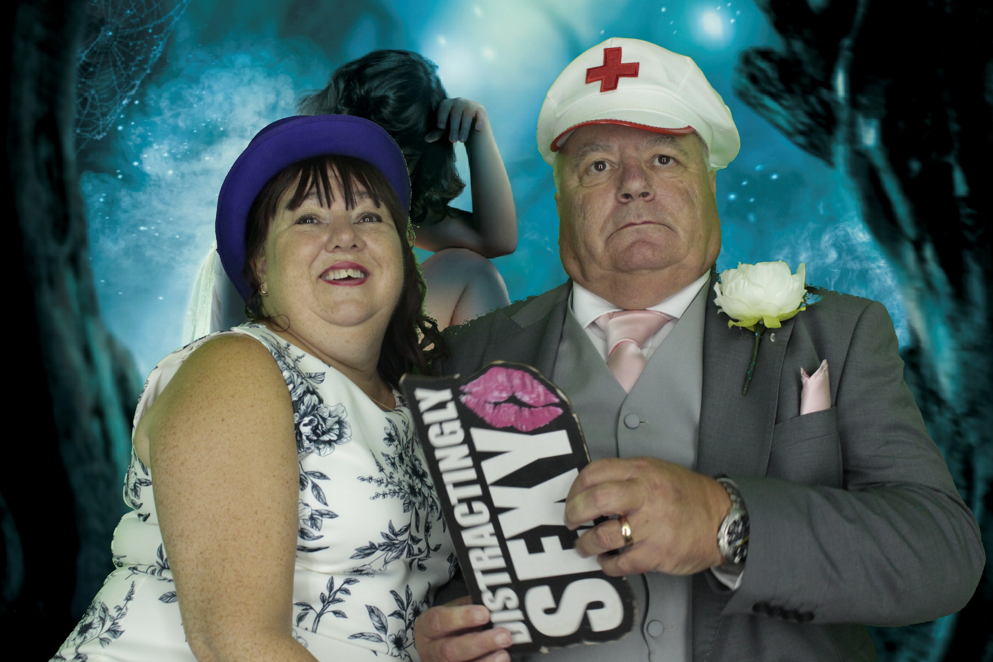 Nikki & Simon | View more photos from the event at gallery.myphotoboothexperience.co.uk/u/MyPhotoBoothExperienceLtd/Nikki-Simon